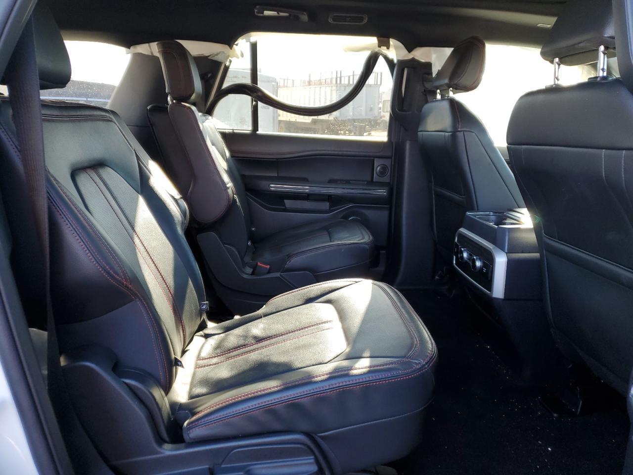 2022 Ford Expedition - Image 11