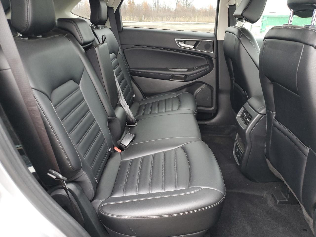 2022 Ford Edge - Image 11