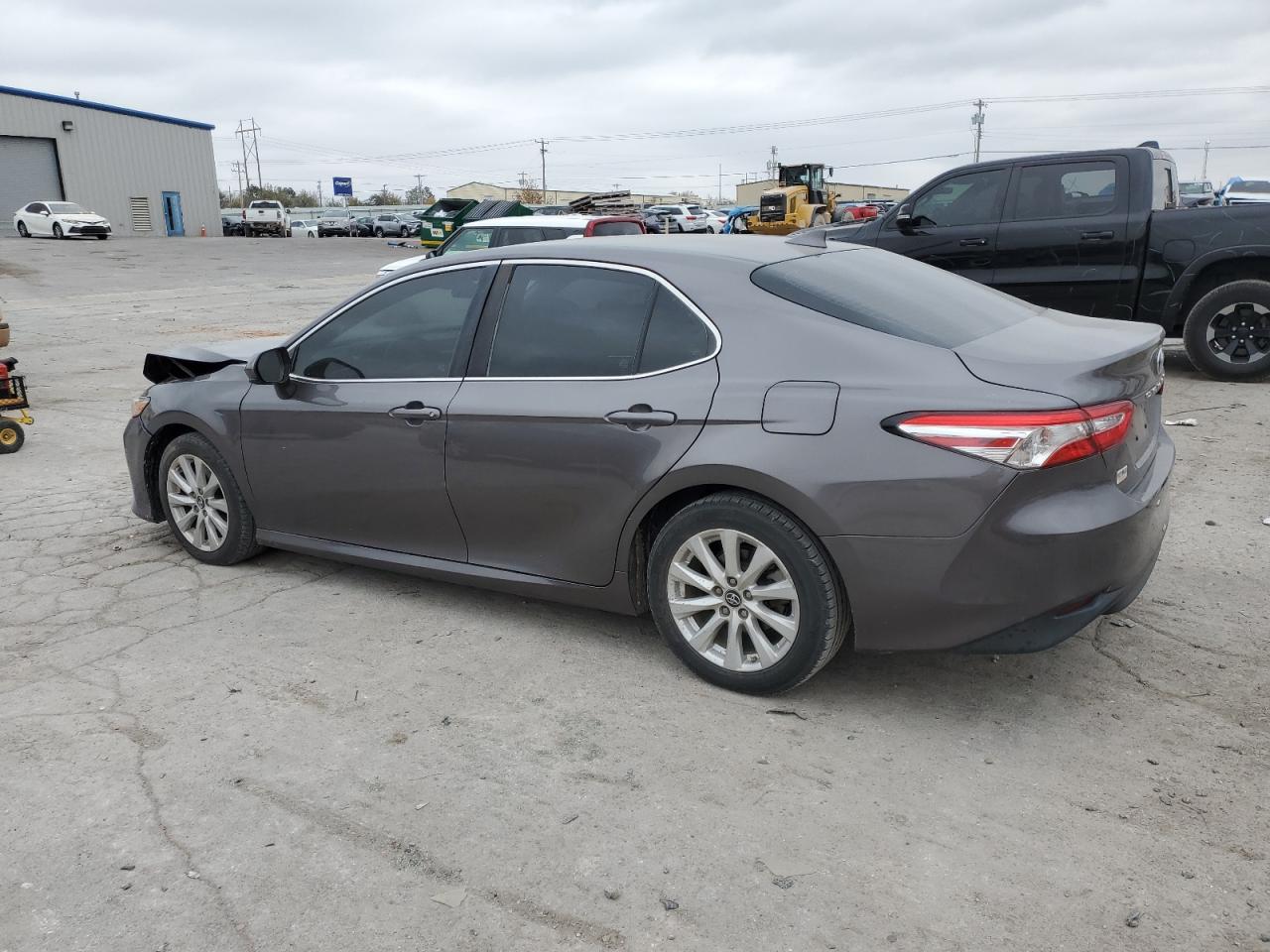 4T1B11HK5KU765570 2019 TOYOTA CAMRY - Image 2