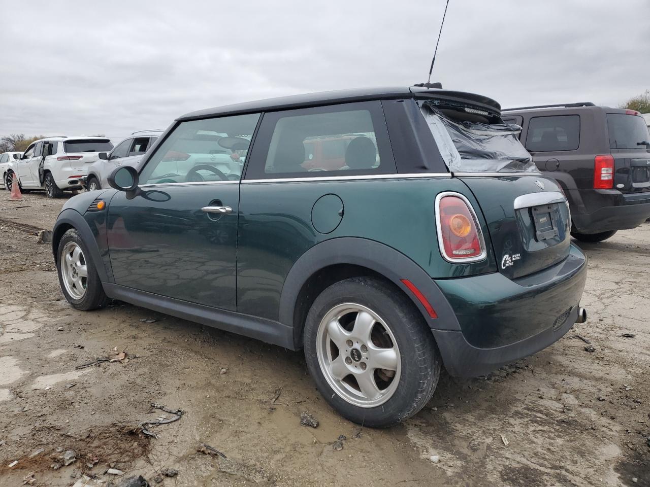 2010 MINI Cooper - Image 2
