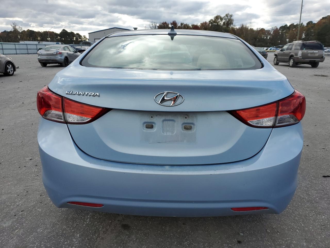 2012 Hyundai Elantra - Image 6