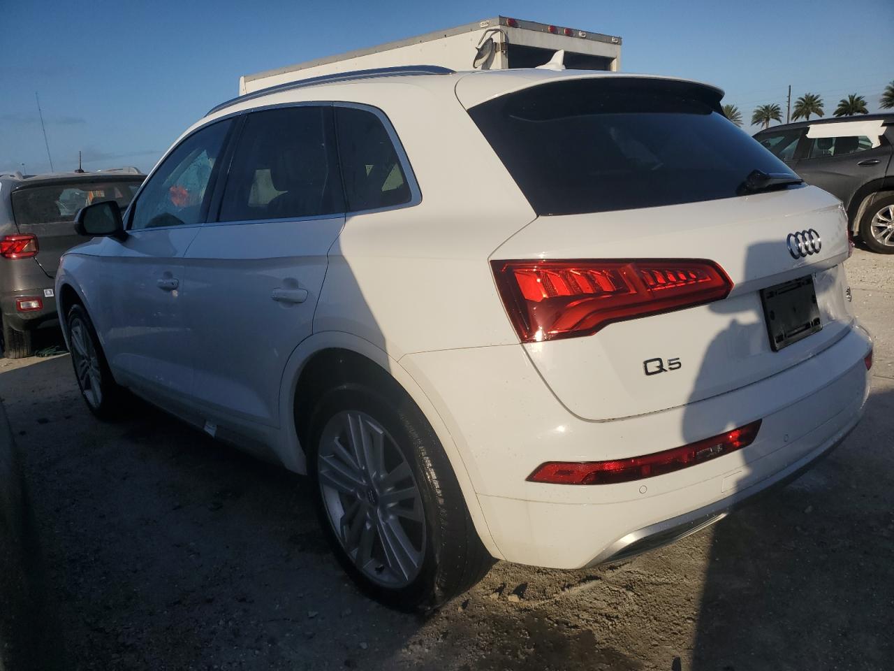 VIN WA1BNAFY6J2236620 2018 AUDI Q5 no.2