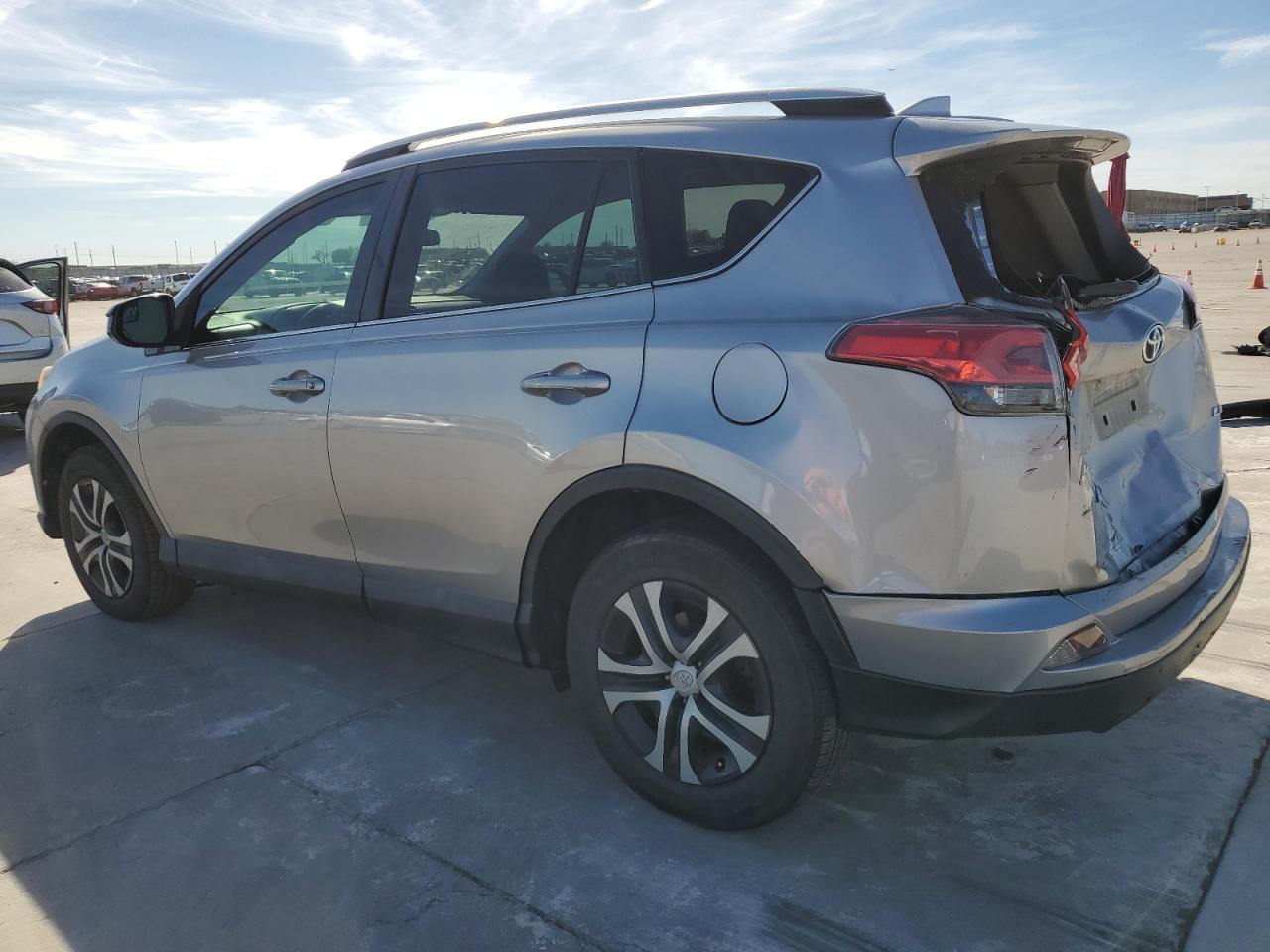 VIN 2T3ZFREV9GW310183 2016 TOYOTA RAV4 no.2