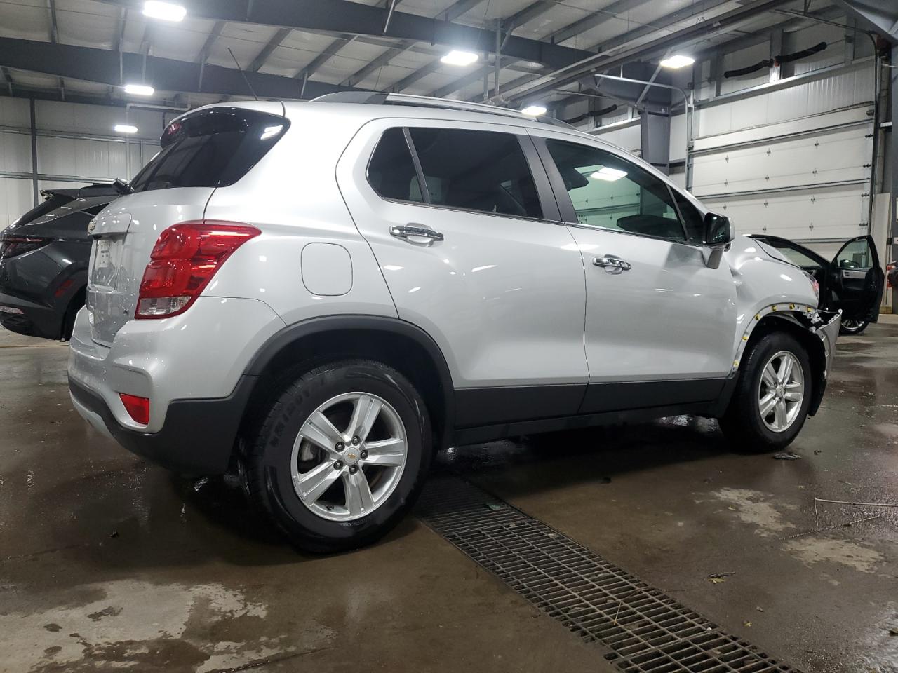 VIN KL7CJPSB4KB758817 2019 CHEVROLET TRAX no.3