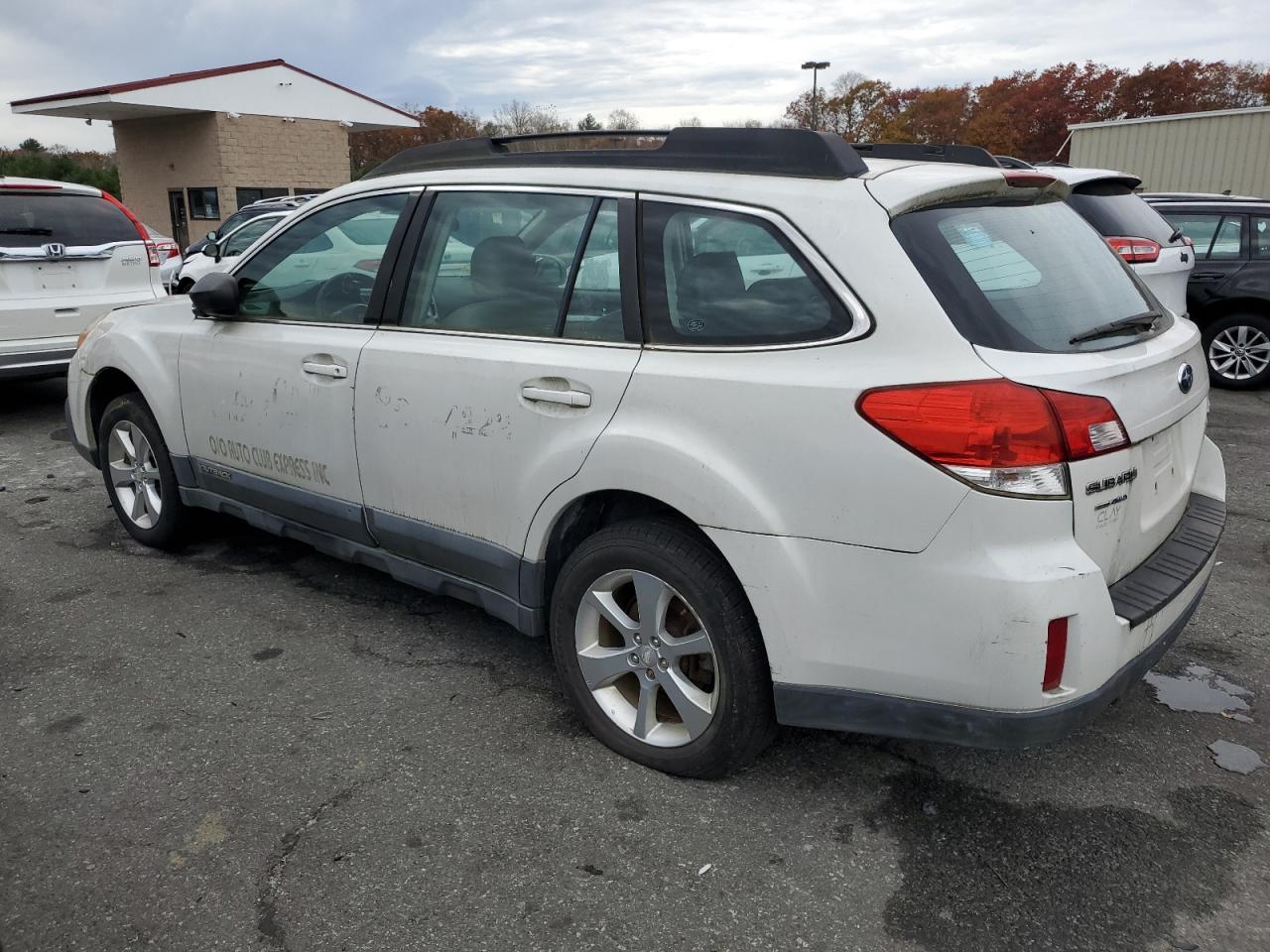 2014 Subaru Outback - Image 2