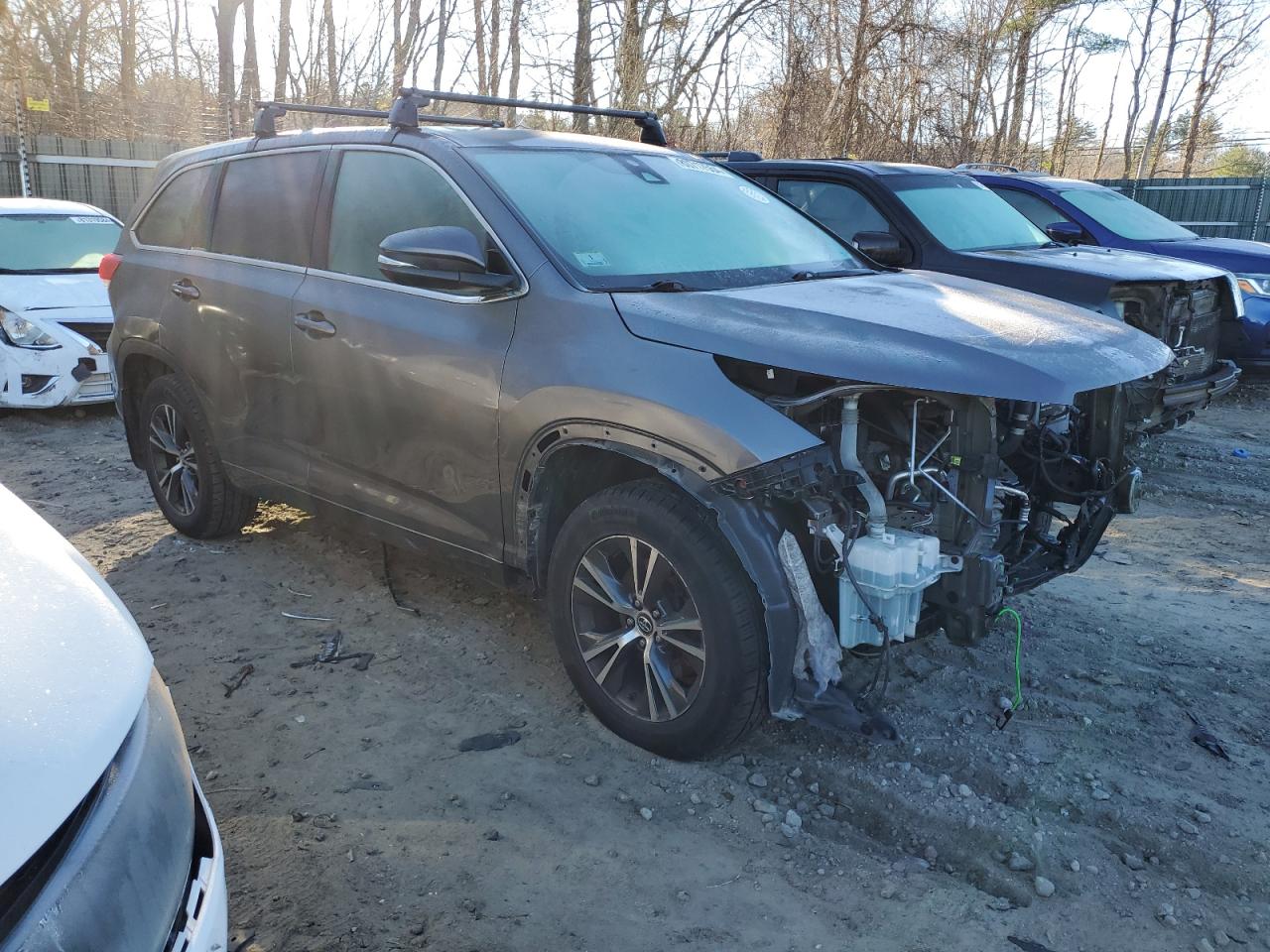 2017 Toyota Highlander - Image 4