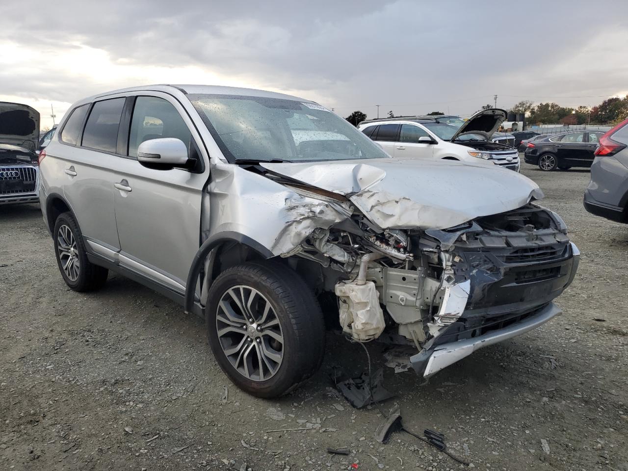 2018 Mitsubishi Outlander - Image 4