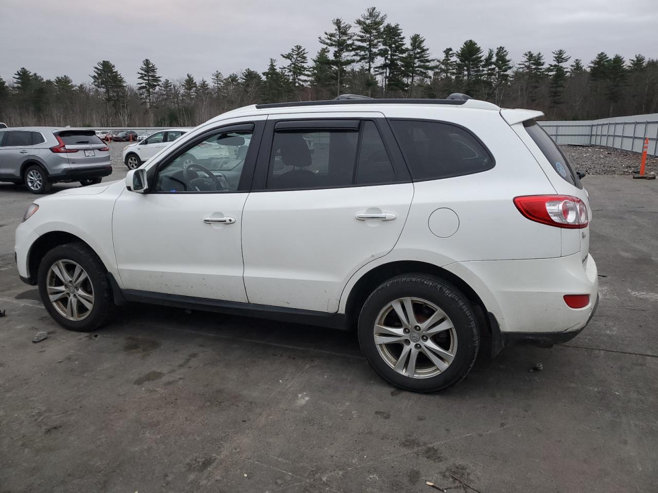 2010 Hyundai Santa Fe - Image 2