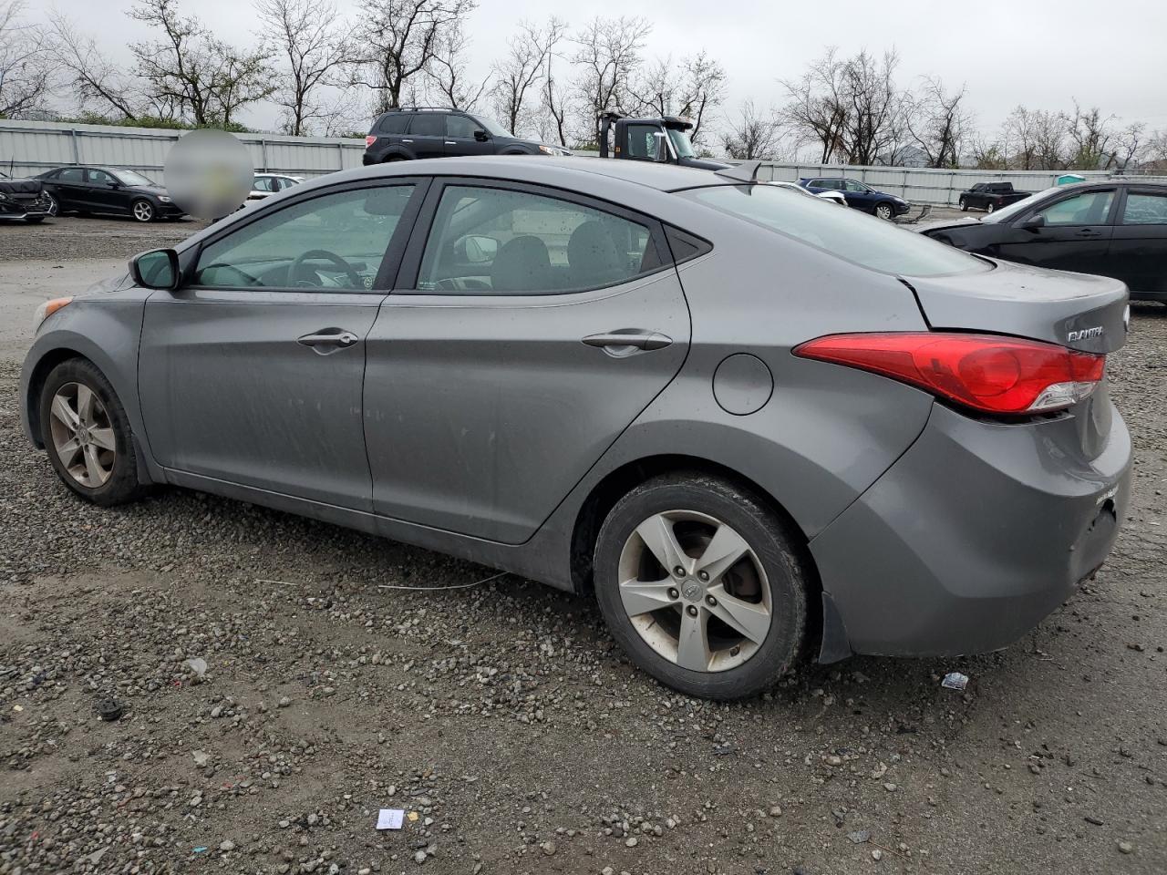 2013 Hyundai Elantra - Image 2