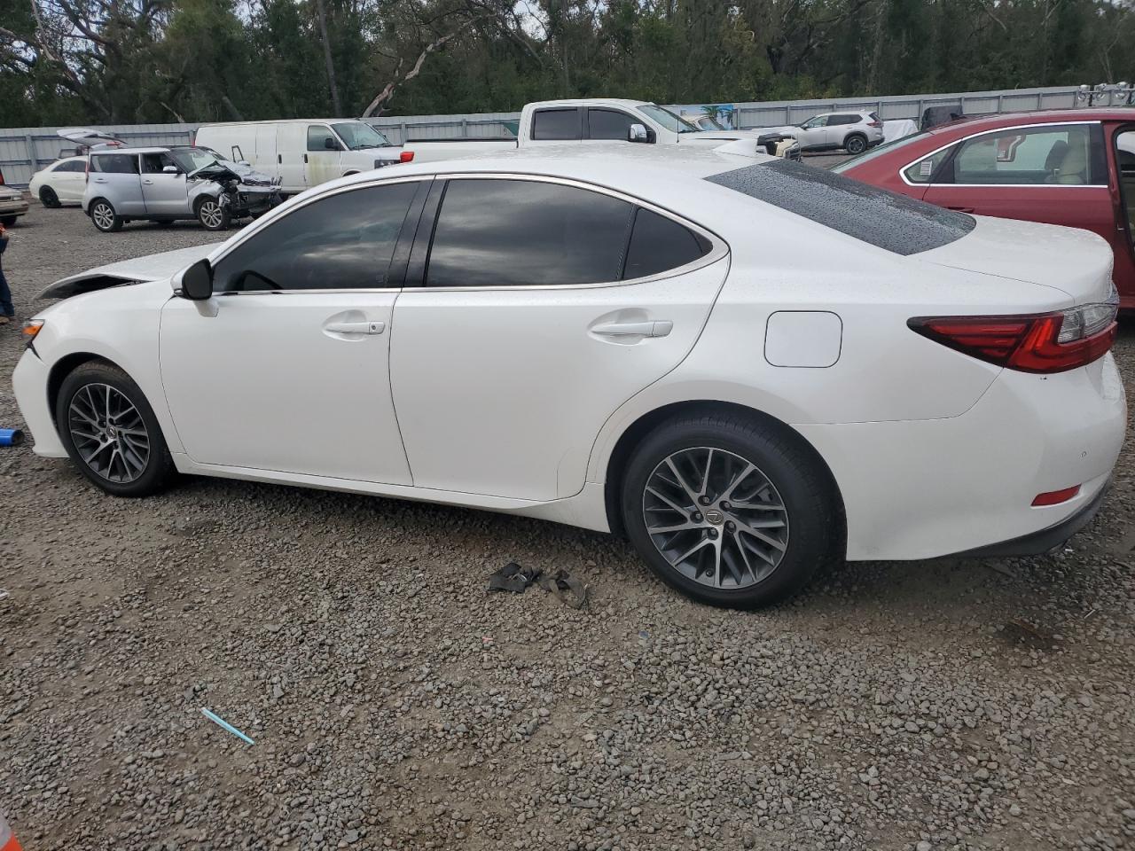 2017 Lexus ES - Image 2