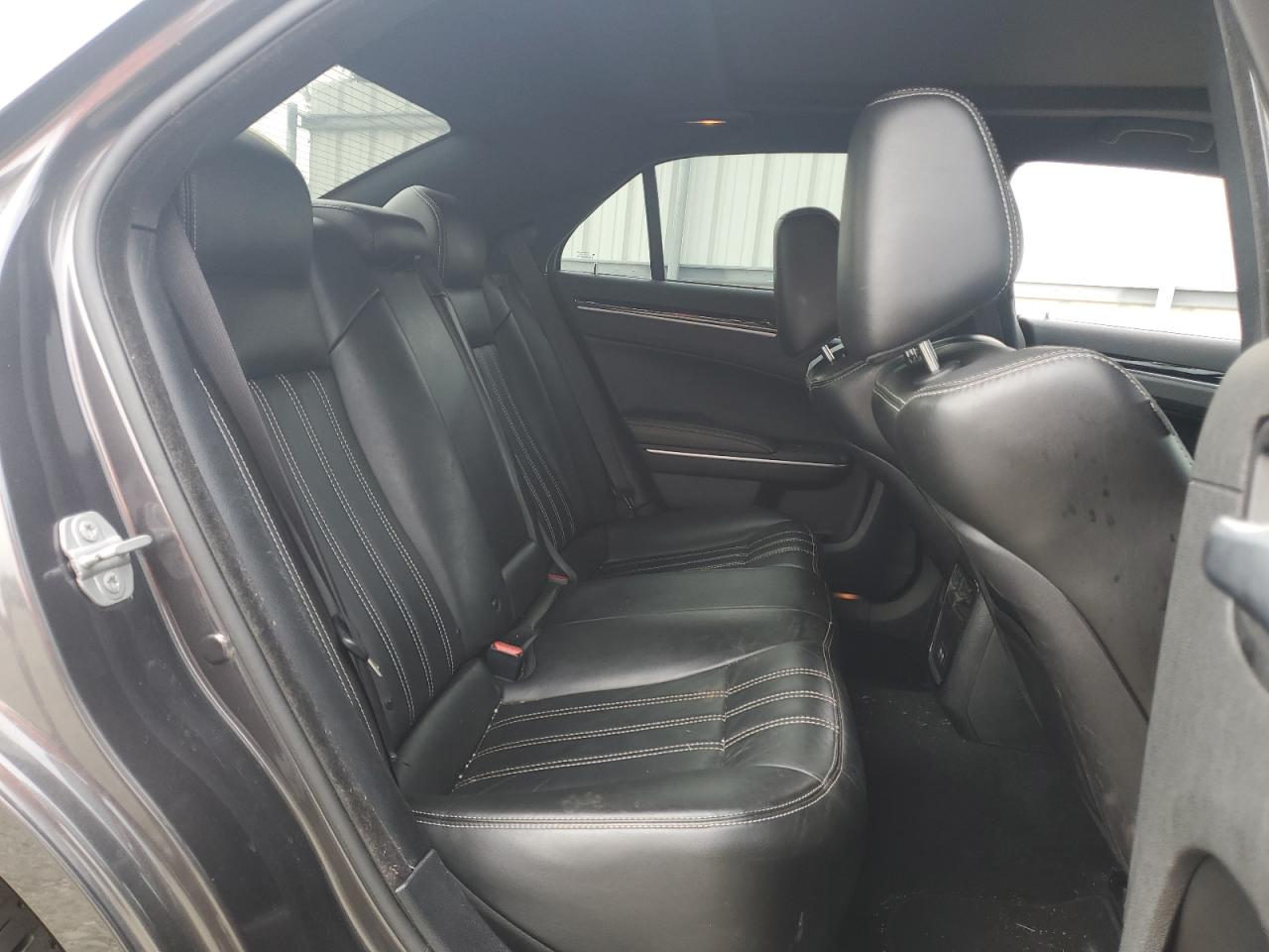 2021 Chrysler 300 - Image 10
