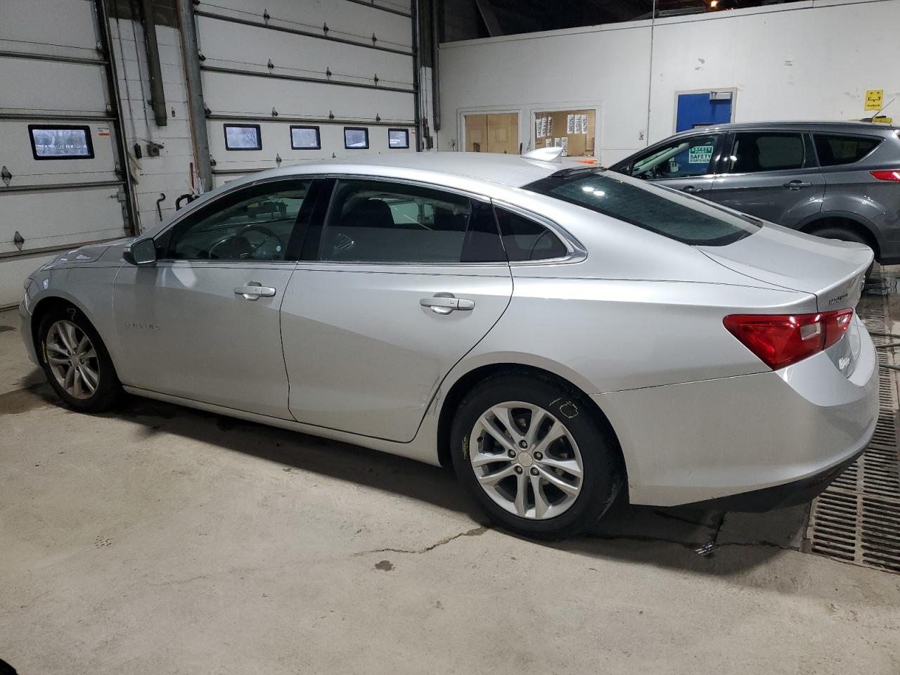 1G1ZE5ST8HF142045 2017 CHEVROLET MALIBU - Image 2