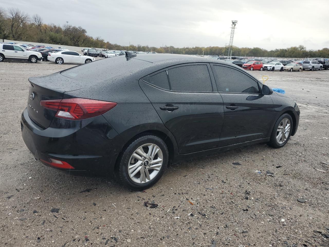2020 Hyundai Elantra - Image 3