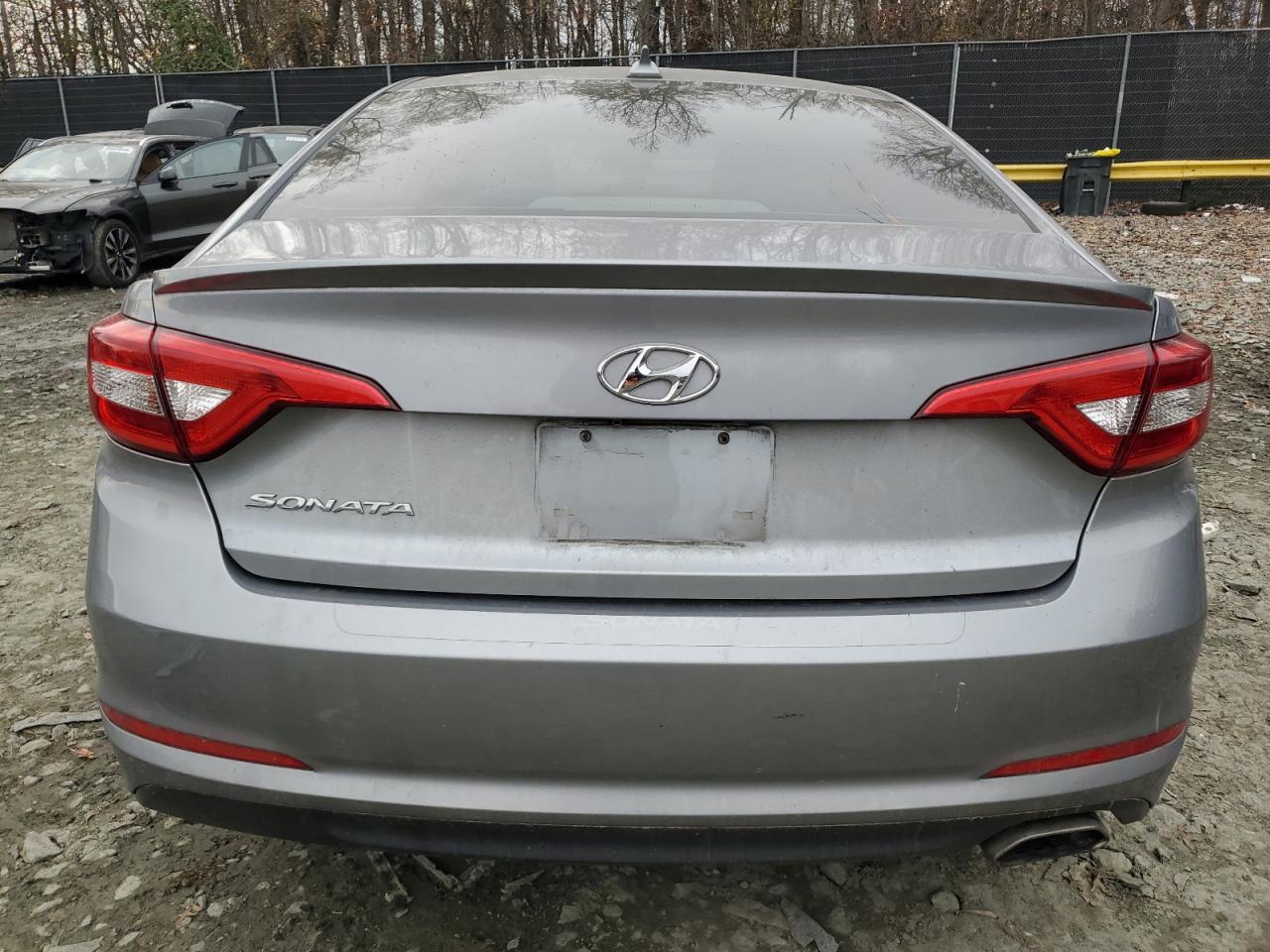 2015 Hyundai Sonata - Image 6