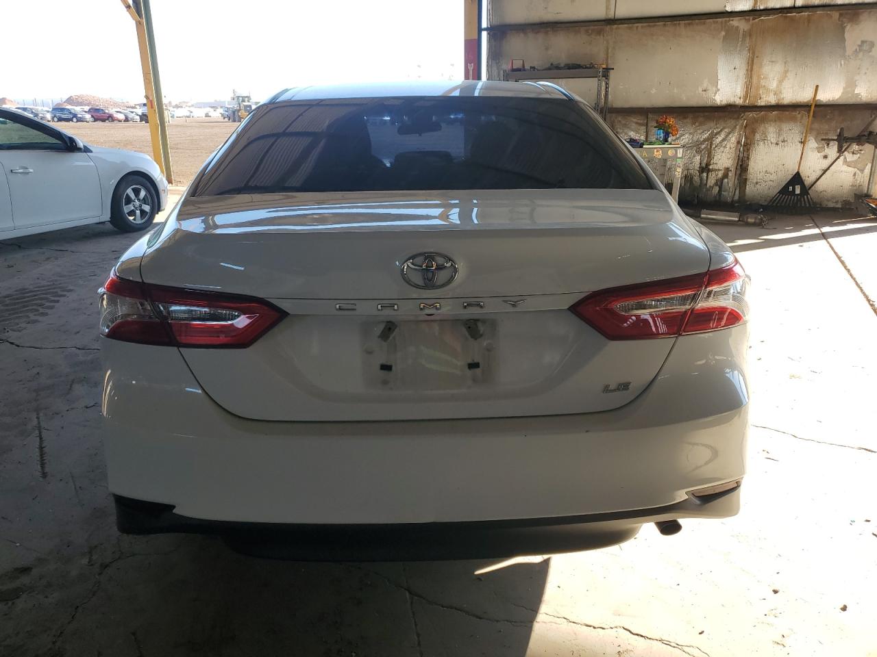 VIN 4T1B11HK5JU604568 2018 TOYOTA CAMRY no.6