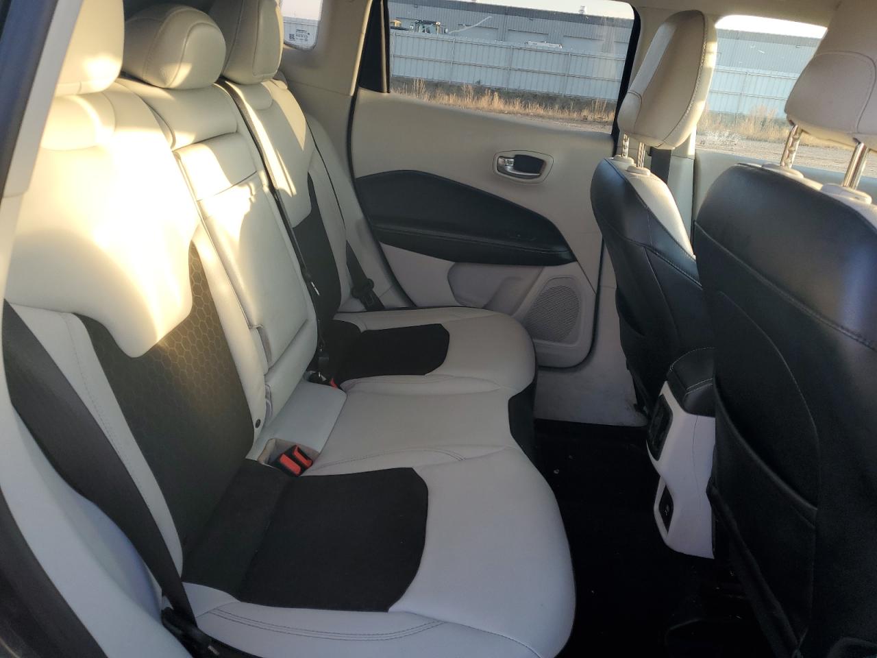 2017 Jeep Compass - Image 10