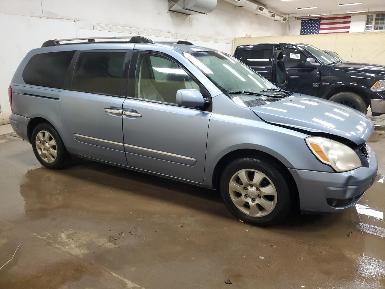 2008 Hyundai Entourage - Image 4