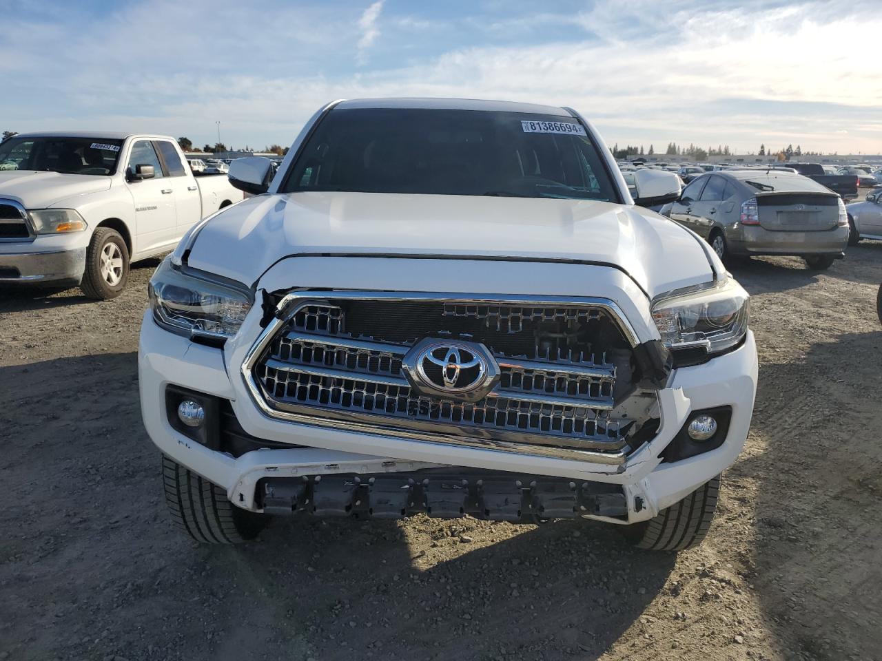 2016 Toyota Tacoma - Image 5