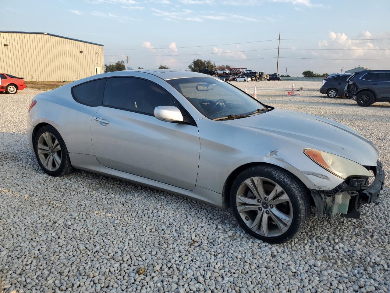 2010 Hyundai Genesis - Image 4