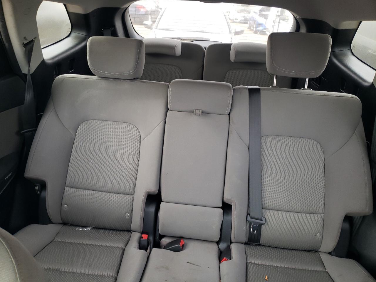 2017 Hyundai Santa Fe - Image 10