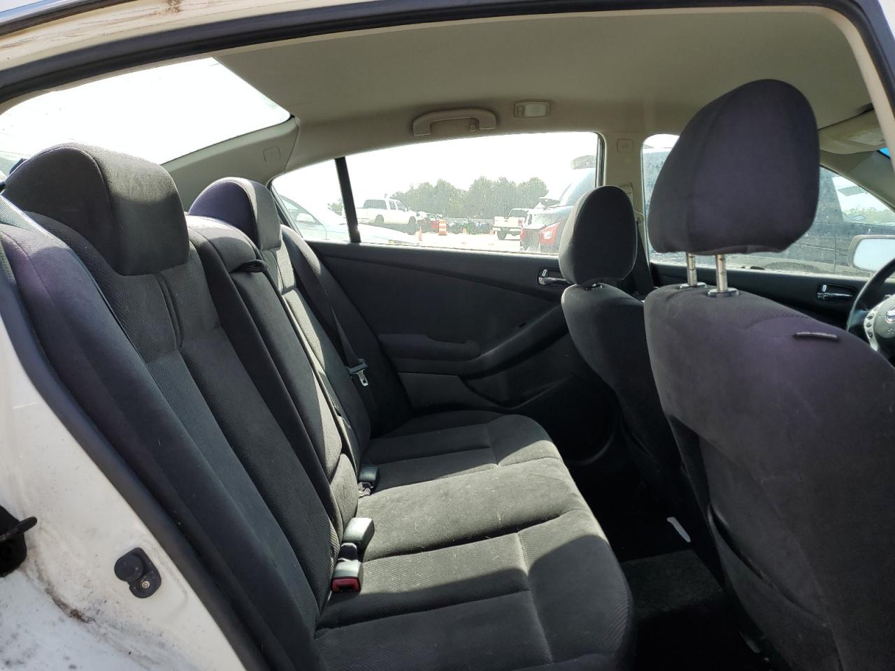 2009 Nissan Altima - Image 10