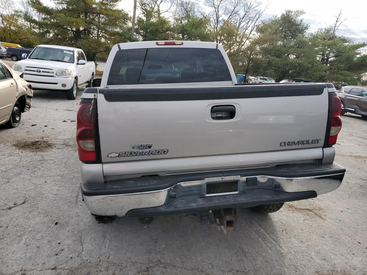 2004 Chevrolet Silverado - Image 6
