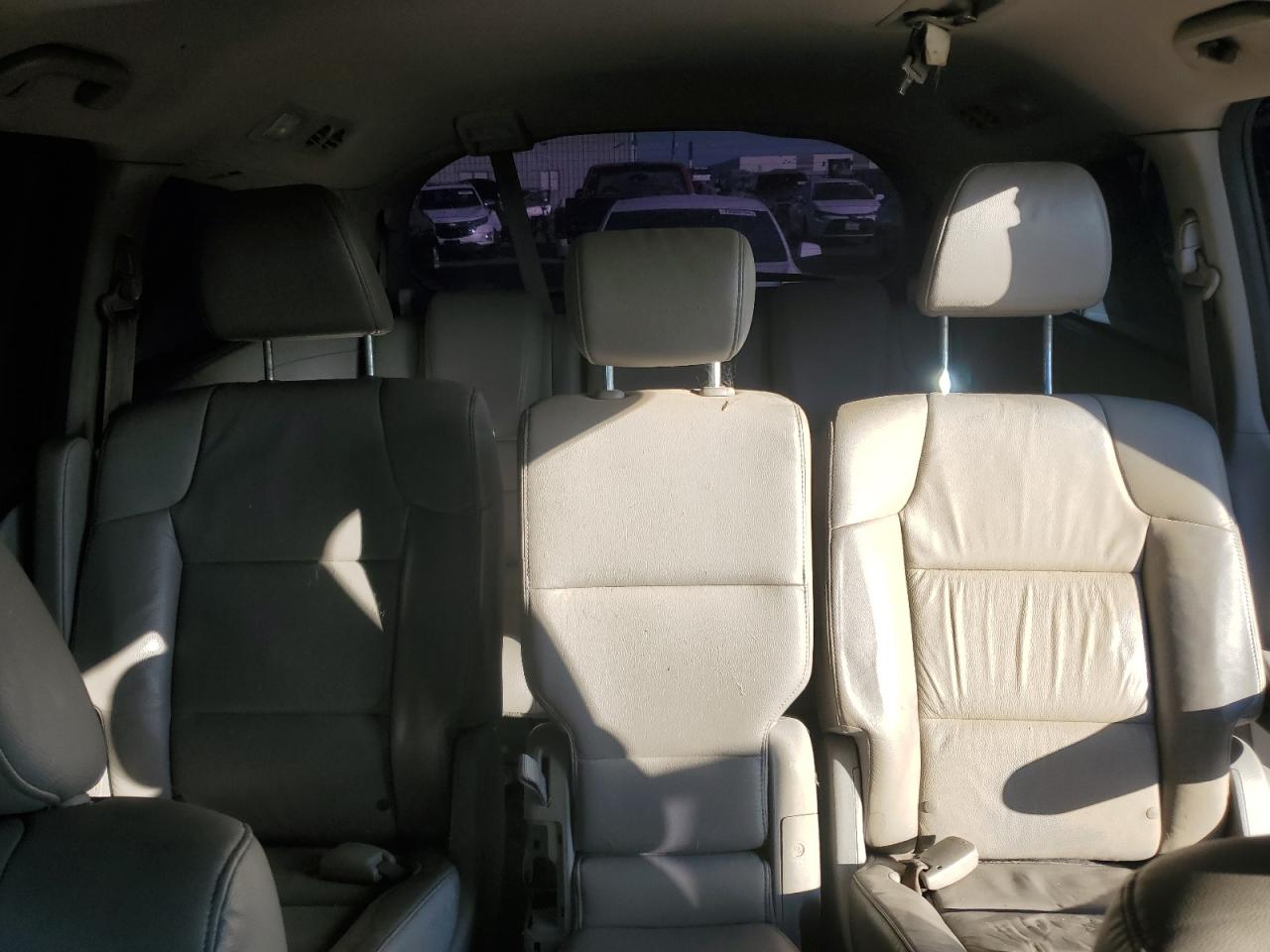 2011 Honda Odyssey - Image 10