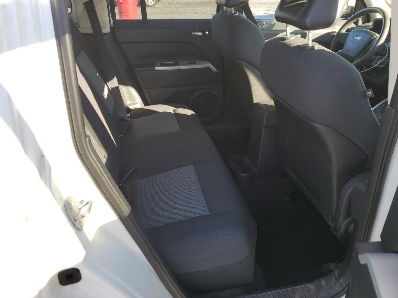 2008 Jeep Liberty (Patriot) - Image 11