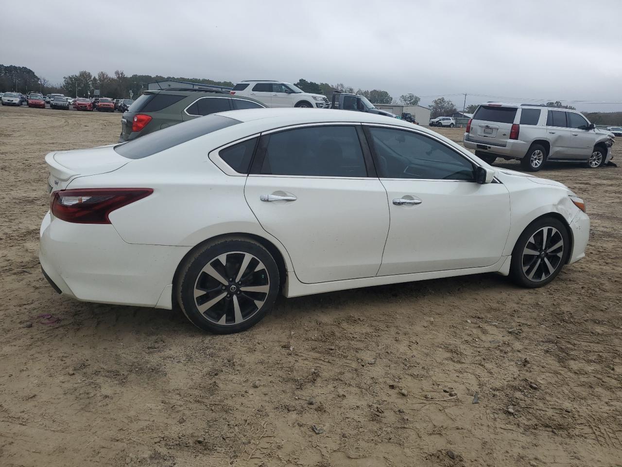 2018 Nissan Altima - Image 3