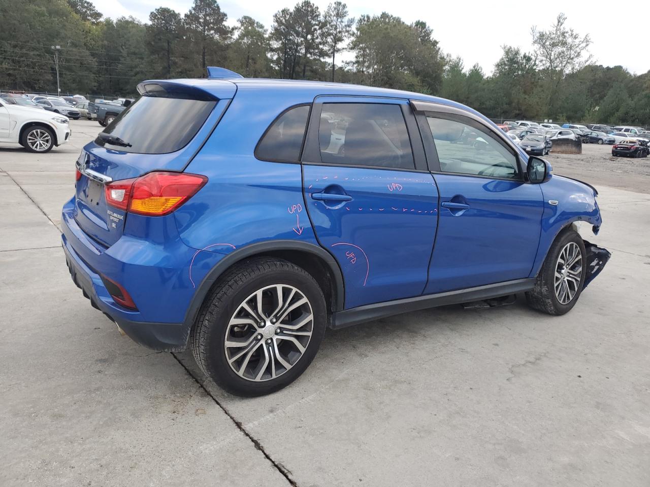 2019 Mitsubishi Outlander - Image 3