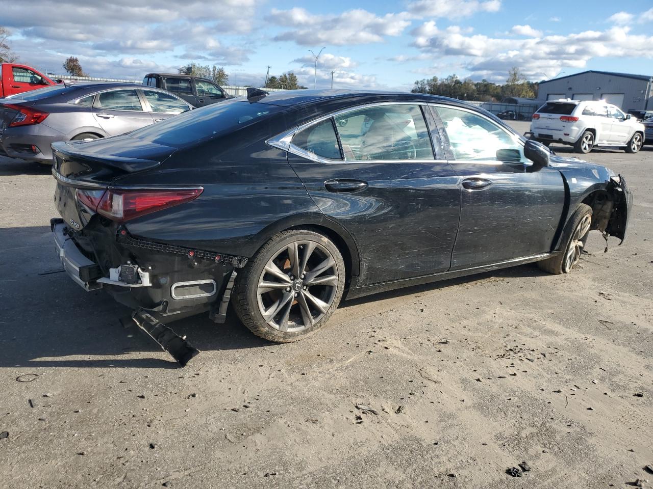 2019 Lexus ES - Image 3