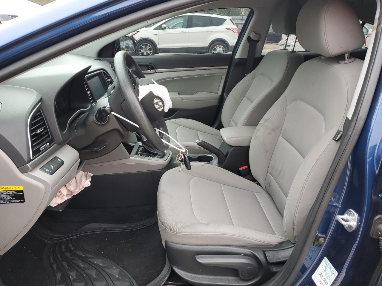 2018 Hyundai Elantra - Image 7
