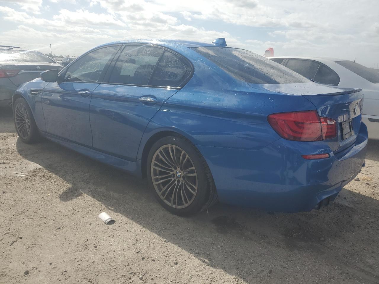 VIN WBSFV9C52DC773010 2013 BMW M5 no.2