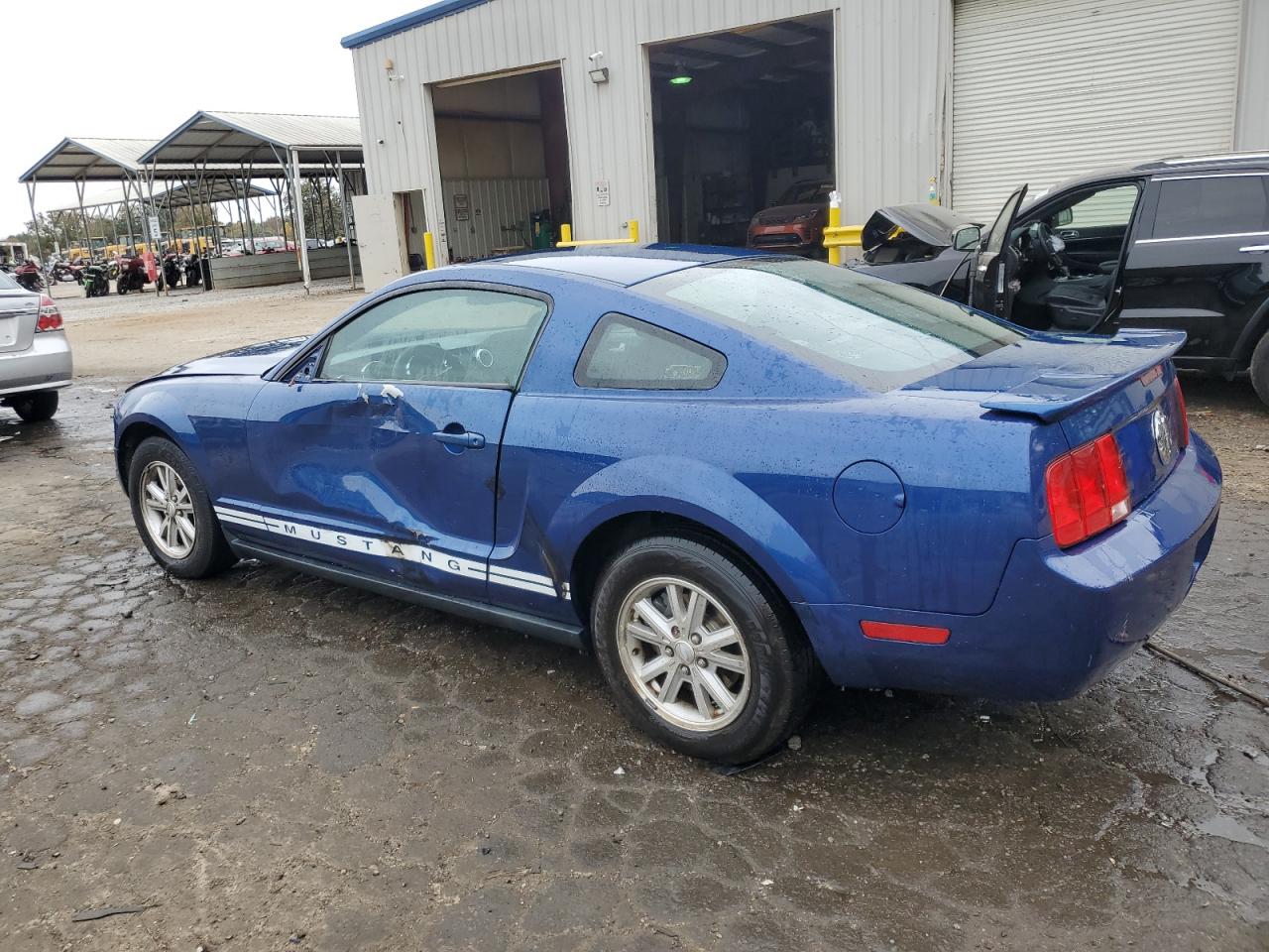 2008 Ford Mustang - Image 2