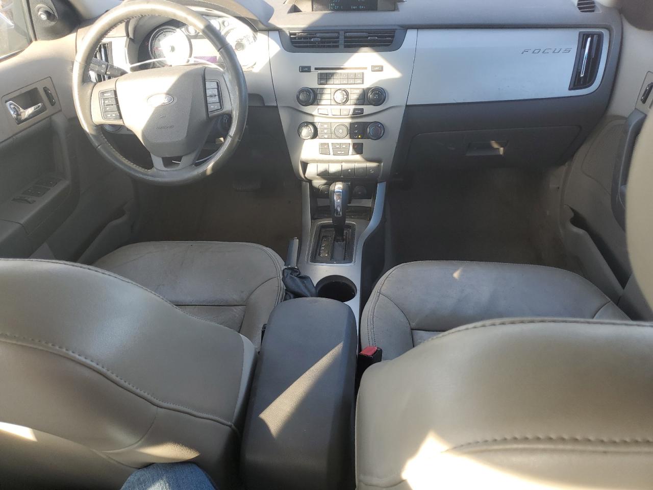 2010 Ford Focus - Image 8