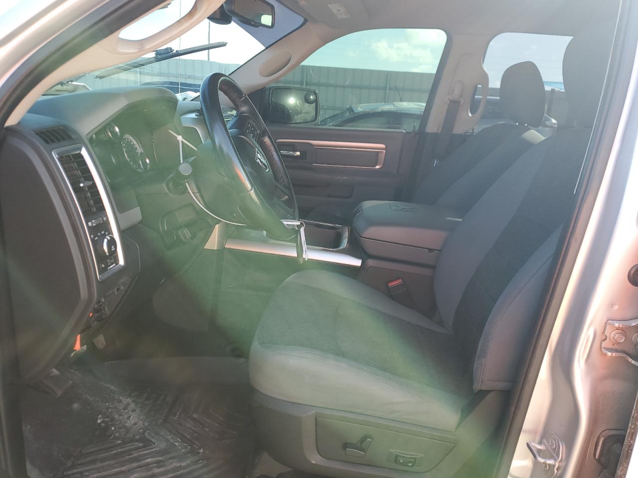 2017 RAM 1500 - Image 7