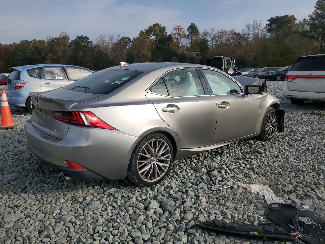 2016 Lexus IS - Image 3