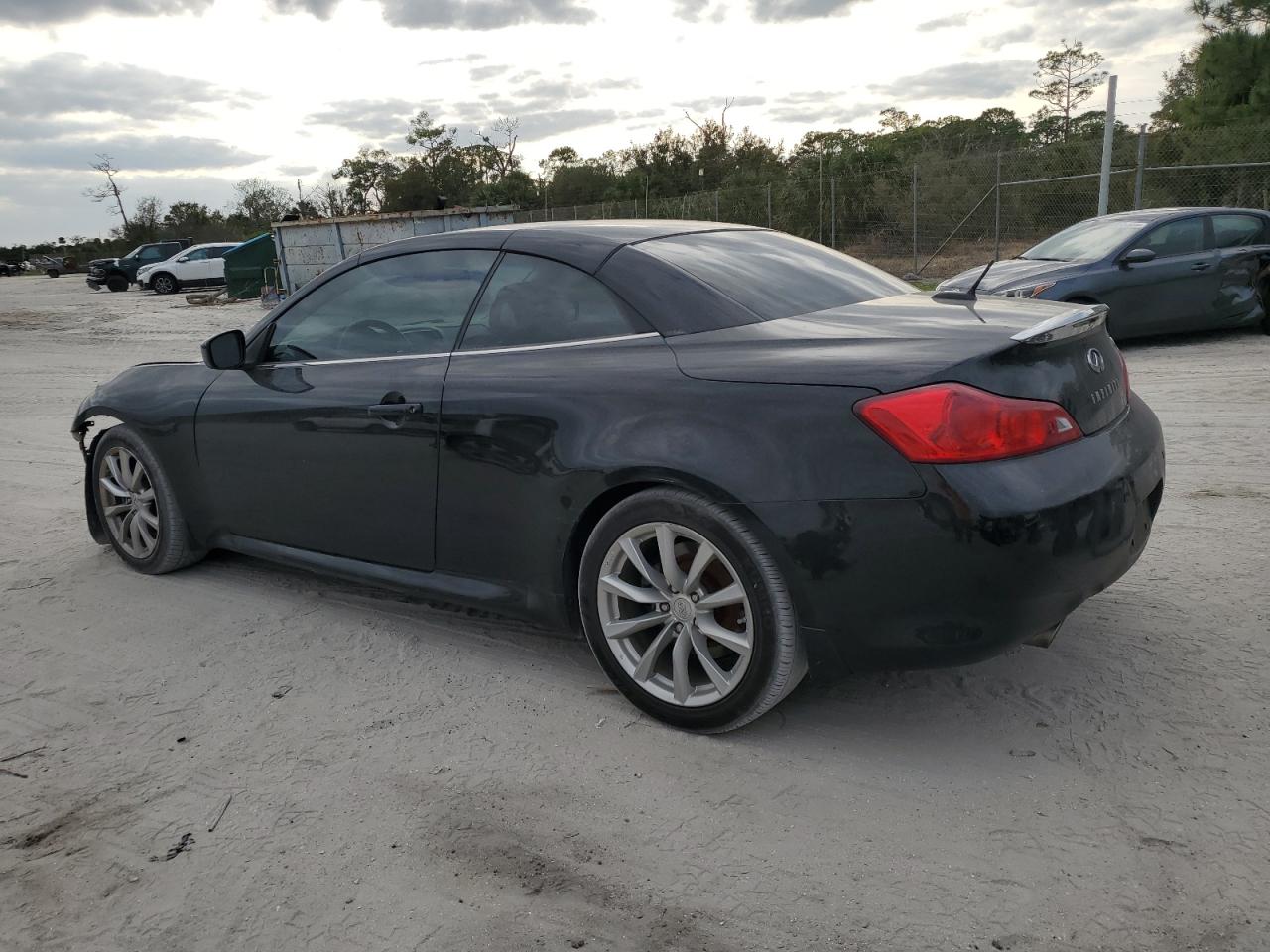 2011 Infiniti G - Image 2