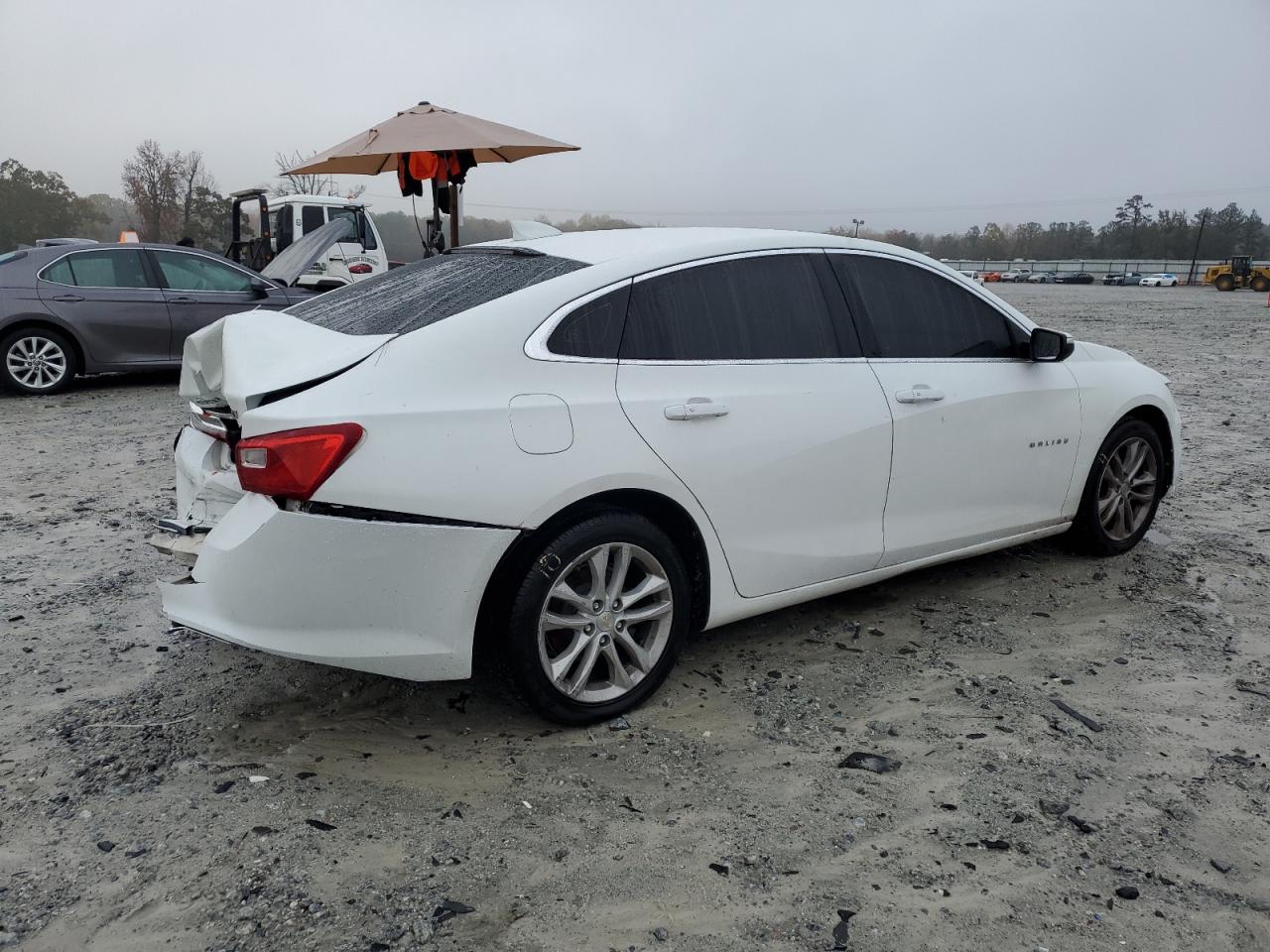 2017 Chevrolet Malibu - Image 3