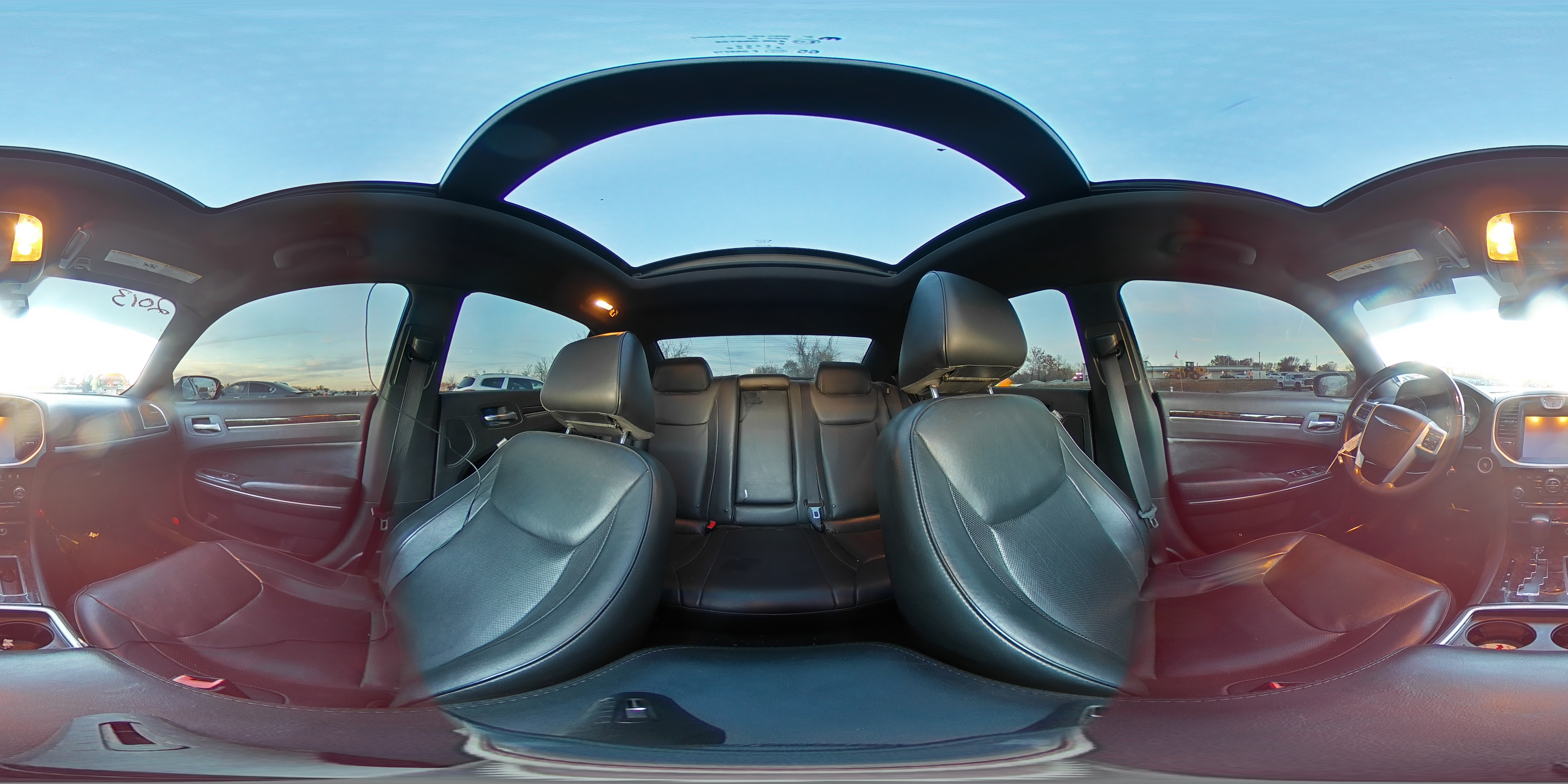 2013 Chrysler 300 - Image 13
