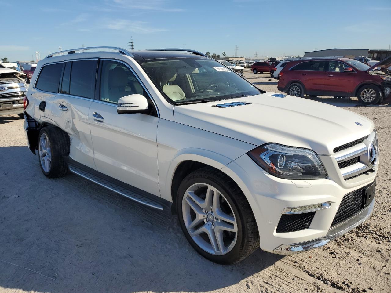 VIN 4JGDF7DE1FA453055 2015 MERCEDES-BENZ GL-CLASS no.4