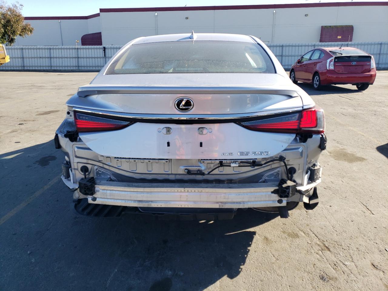 VIN 58AD11D16NU009748 2022 LEXUS ES250 no.6