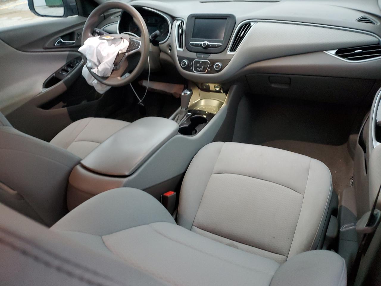 2017 Chevrolet Malibu - Image 8