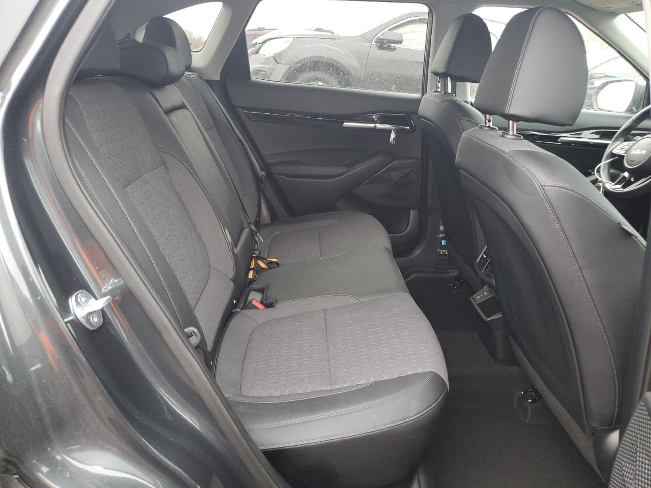 2024 Kia Seltos - Image 11