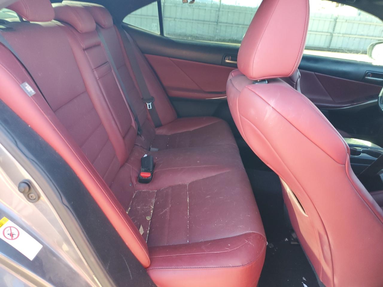 2018 Lexus IS - Image 10
