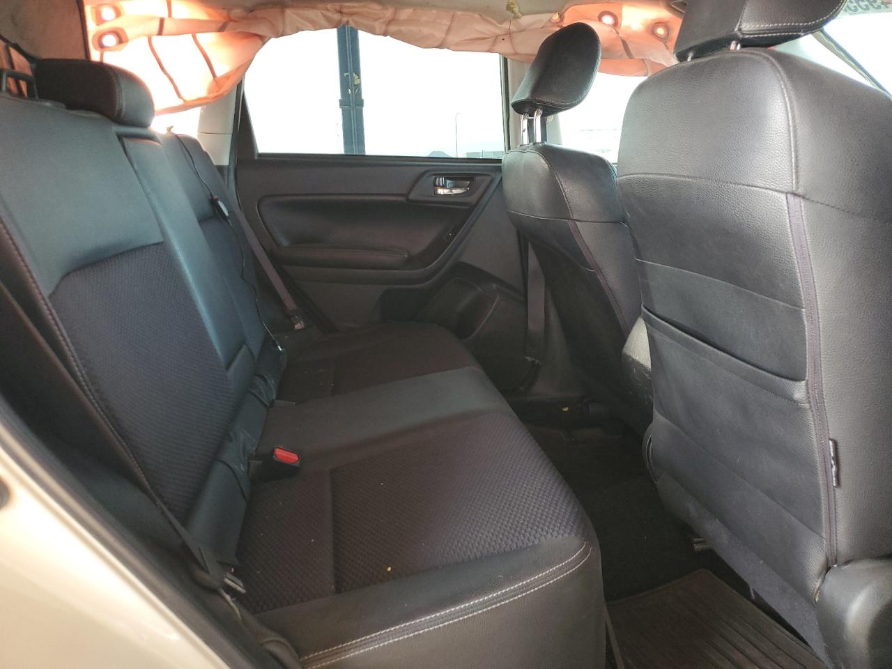 2015 Subaru Forester - Image 11