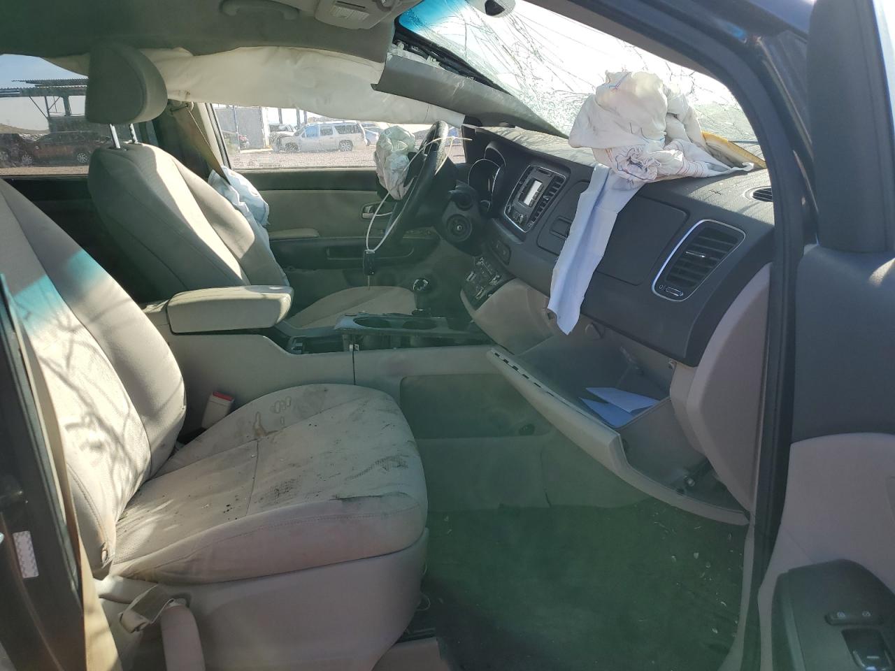 2016 Kia Sedona - Image 7