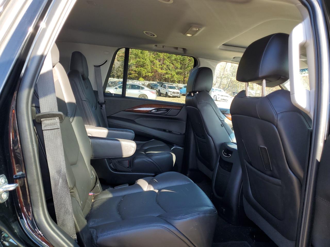 2019 Cadillac Escalade - Image 11