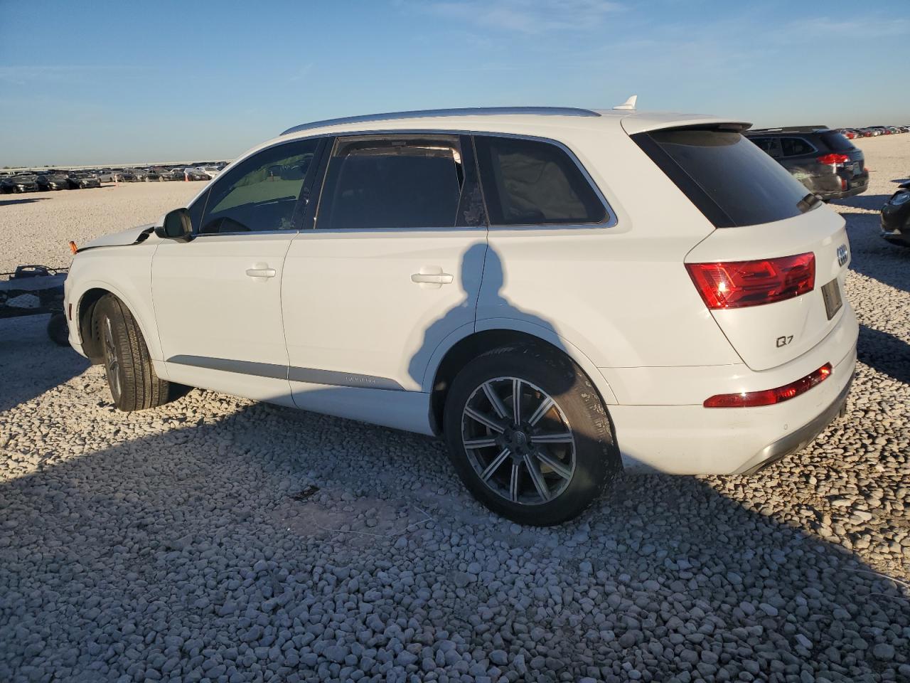 2019 Audi Q7 - Image 2