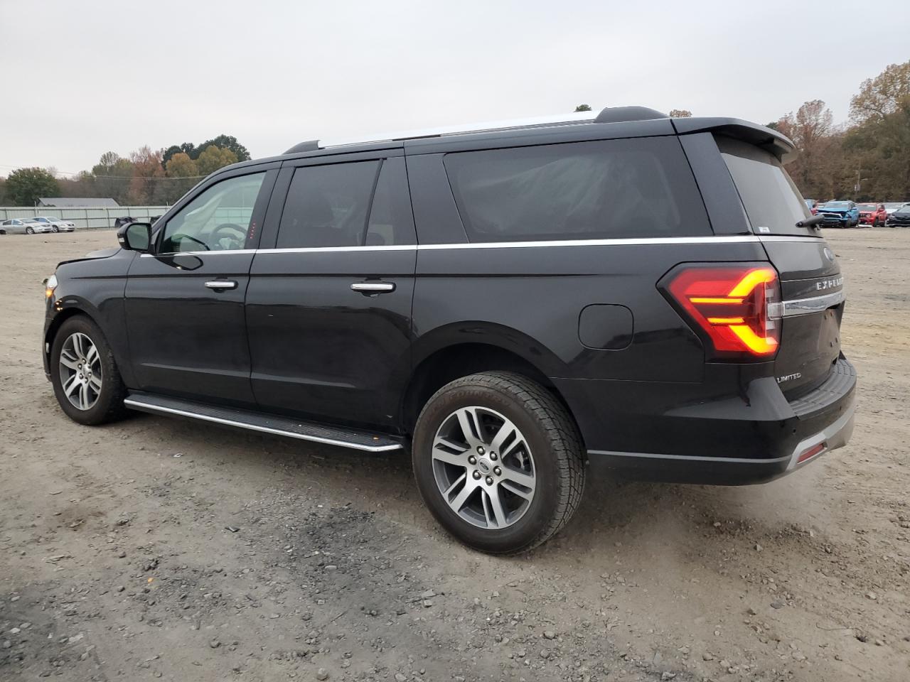 2022 Ford Expedition - Image 2